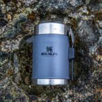 Stanley 10-09382-081 Stanley Klasik Paslanmaz Çelik Yemek Termosu Kaşıklı 0,40lt Koyu Mavi – KOYU MAVİ - Görsel 6