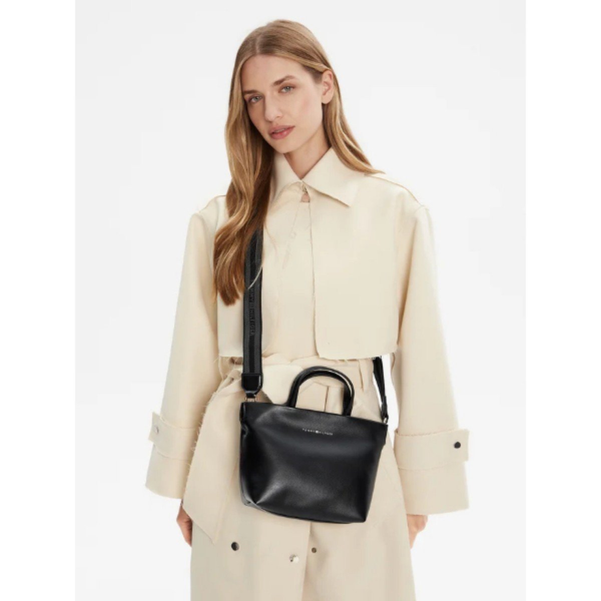 170221-0-th-aw0aw17694-th-logotape-mini-tote-kadin-canta-01b3d7b39bfe Th Aw0aw17694 Th Logotape Mını Tote Kadın Çanta – SİYAH - Görsel 1